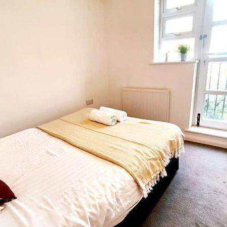 Aldgate Flats In E1. Apartman London Kültér fotó