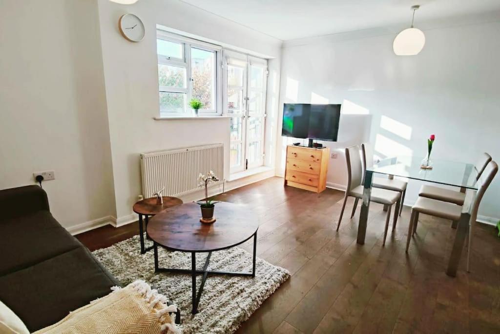 Aldgate Flats In E1. Apartman London Kültér fotó